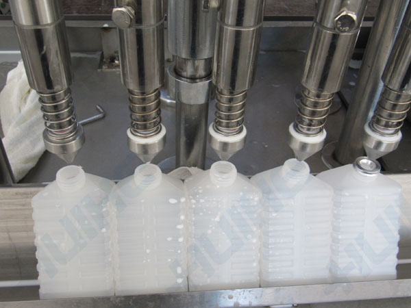 牛奶生產(chǎn)線(xiàn)客戶(hù)試生產(chǎn)現(xiàn)場(chǎng)圖